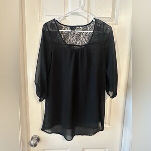 ❤️ 2/$20
Rue21 Black Sheer Lace Blouse